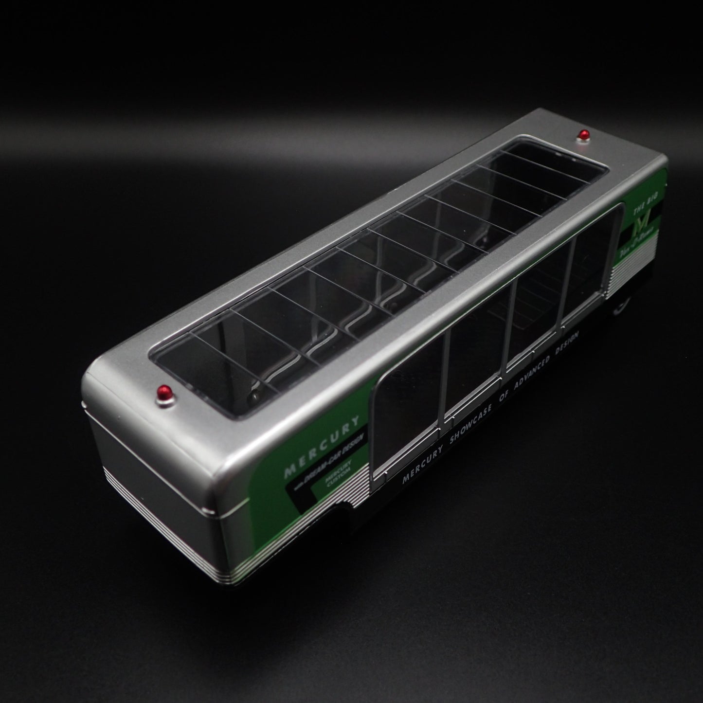 MERCURY SHOWCASE WINDOW CAR HAULER TRAILER 1:64 SCALE DIORAMA DIECAST MODEL CAR