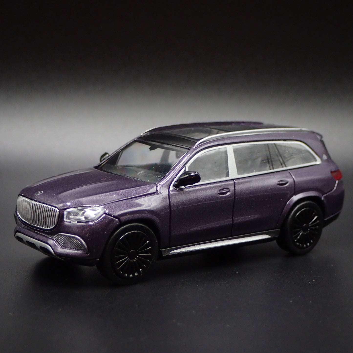 2020-2023 MERCEDES MAYBACH GLS 600 SUV 1:64 SCALE DIORAMA DIECAST MODEL CAR