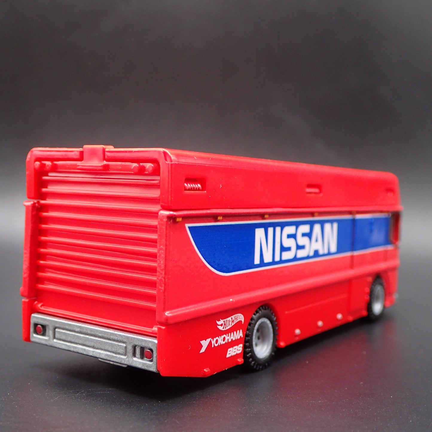 VINTAGE HISTORIC NISSAN RACING TRANSPORTER TRUCK 1:64 SCALE DIECAST MODEL CAR