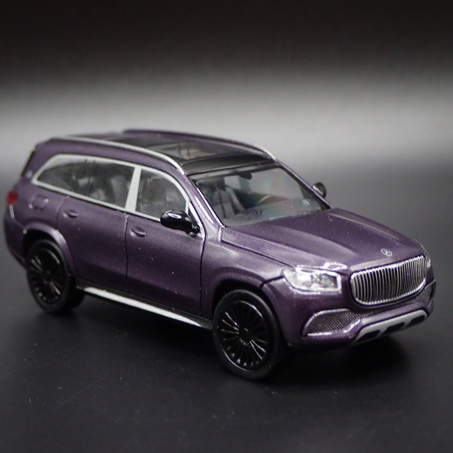 2020-2023 MERCEDES MAYBACH GLS 600 SUV 1:64 SCALE DIORAMA DIECAST MODEL CAR