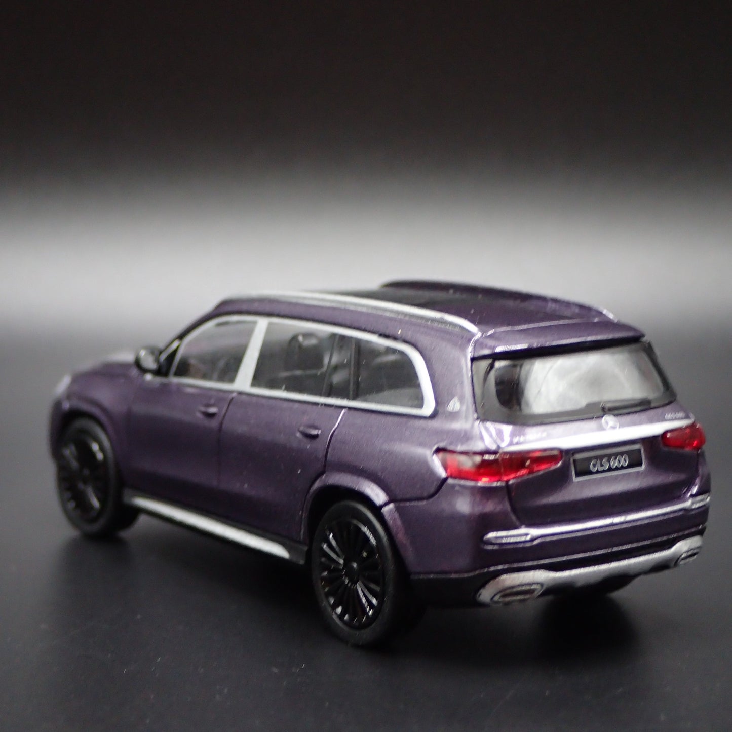 2020-2023 MERCEDES MAYBACH GLS 600 SUV 1:64 SCALE DIORAMA DIECAST MODEL CAR