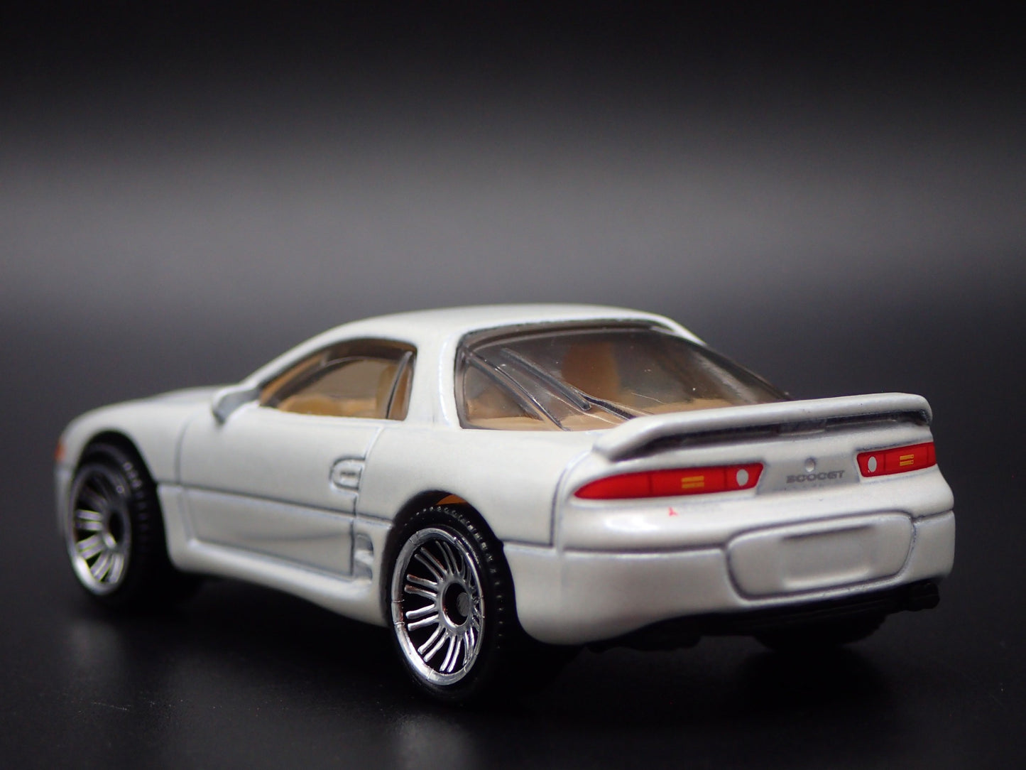 1990-2000 MITSUBISHI GTO 3000GT WHITE 1:64 SCALE DIORAMA DIECAST MODEL CAR