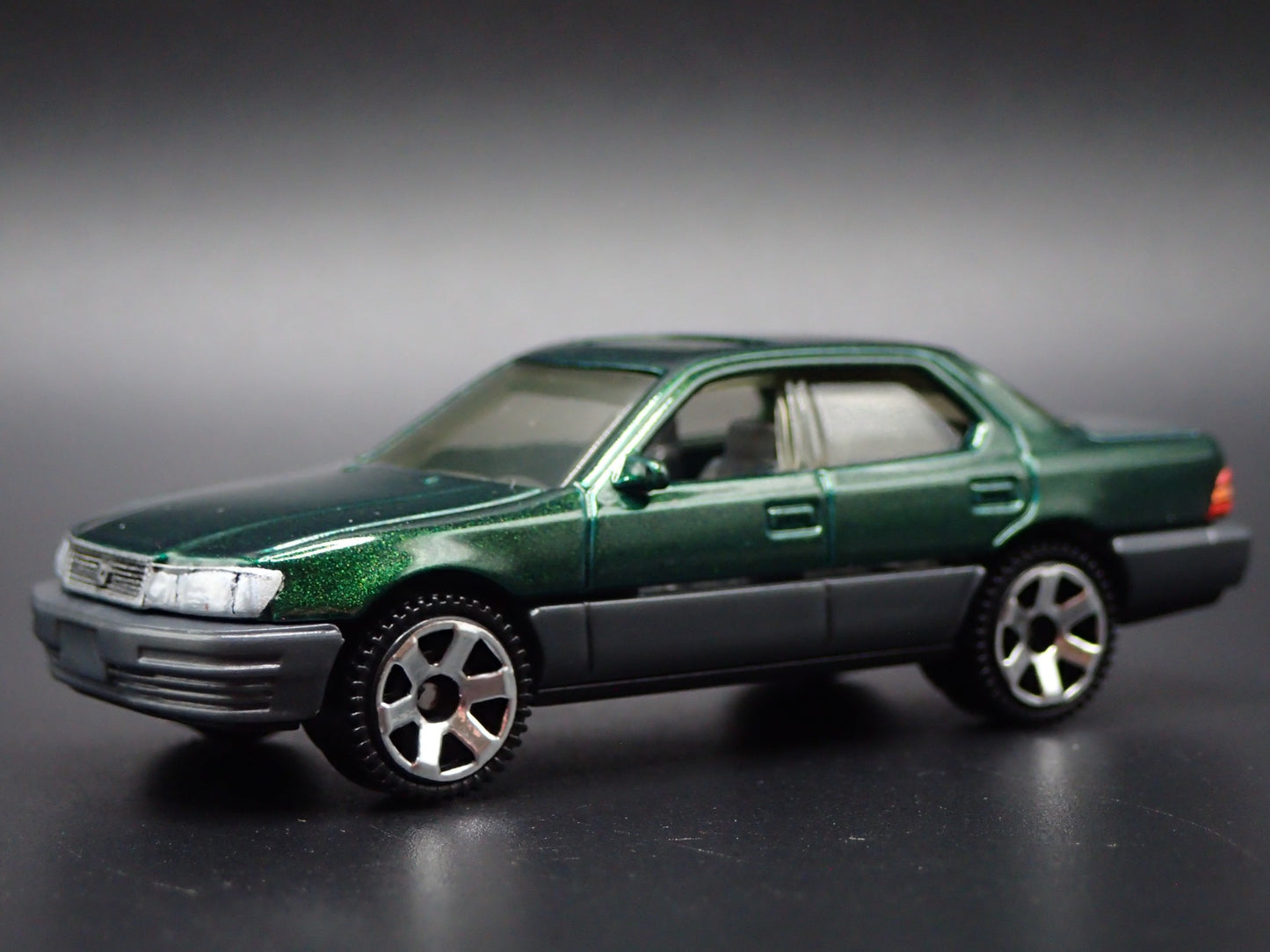 1992-1994 LEXUS LS 400 LS400 GREEN 1/64 SCALE COLLECTIBLE DIECAST MODEL CAR