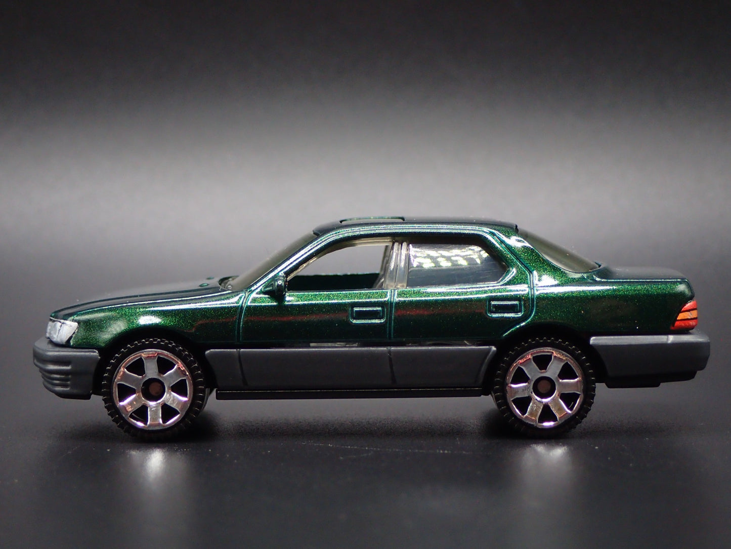 1992-1994 LEXUS LS 400 LS400 GREEN 1/64 SCALE COLLECTIBLE DIECAST MODEL CAR