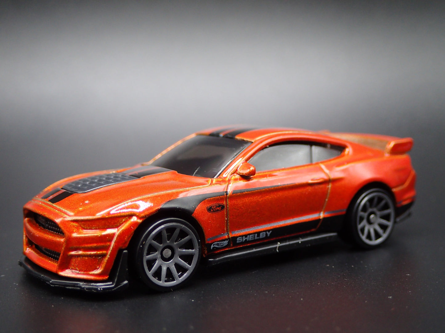 2015-2023 FORD MUSTANG SHELBY GT500 ORANGE 1:64 SCALE DIORAMA DIECAST MODEL CAR