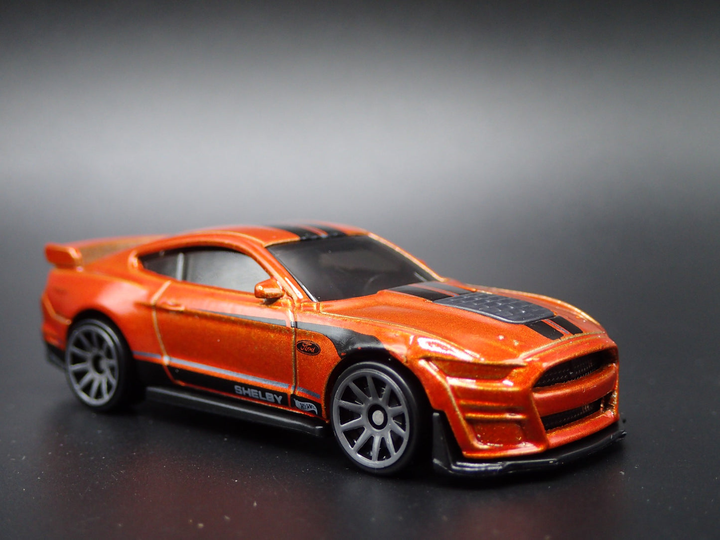 2015-2023 FORD MUSTANG SHELBY GT500 ORANGE 1:64 SCALE DIORAMA DIECAST MODEL CAR