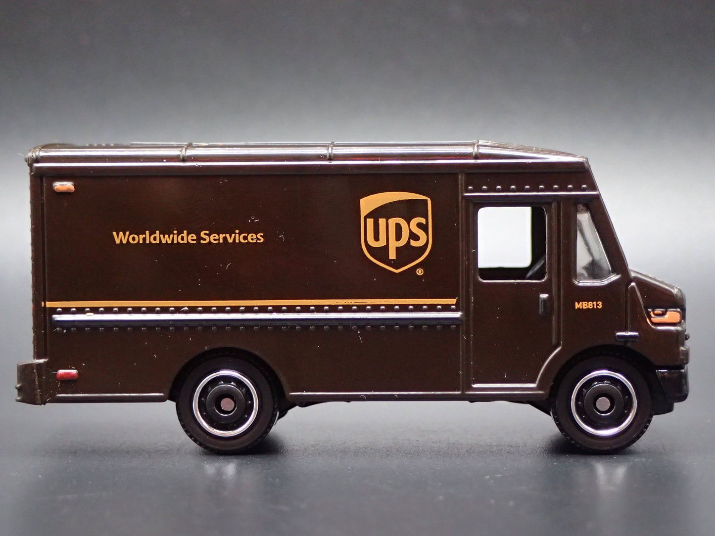 UPS UNITED PARCEL SERVICE DELIVERY STEP VAN BROWN 1:64 MB SCALE DIECAST MODEL