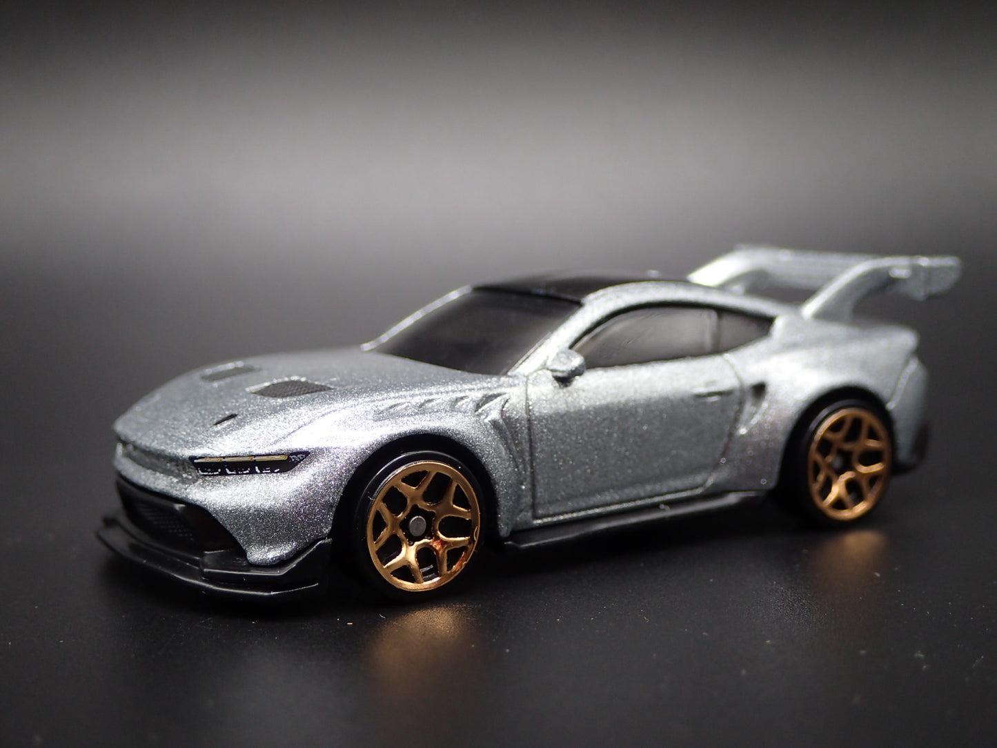 2025 25 FORD MUSTANG GTD SILVER 1:64 SCALE COLLECTIBLE DIORAMA DIECAST MODEL CAR