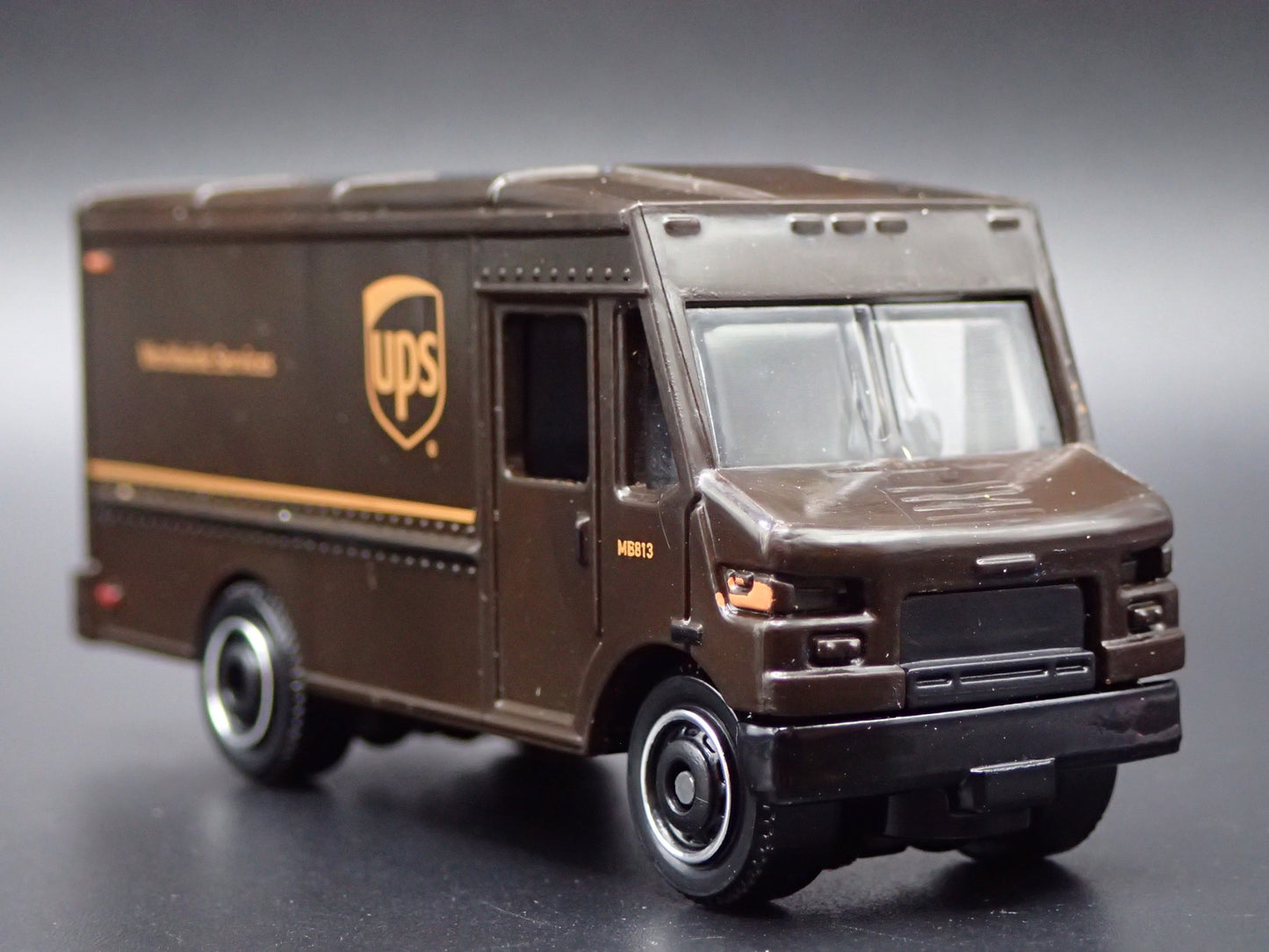 UPS UNITED PARCEL SERVICE DELIVERY STEP VAN BROWN 1:64 MB SCALE DIECAST MODEL