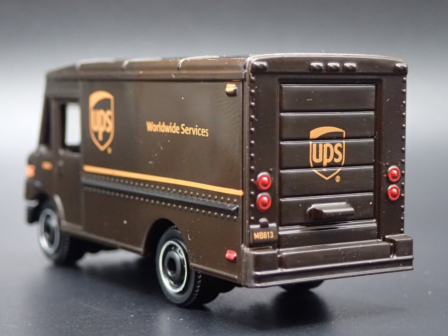 UPS UNITED PARCEL SERVICE DELIVERY STEP VAN BROWN 1:64 MB SCALE DIECAST MODEL