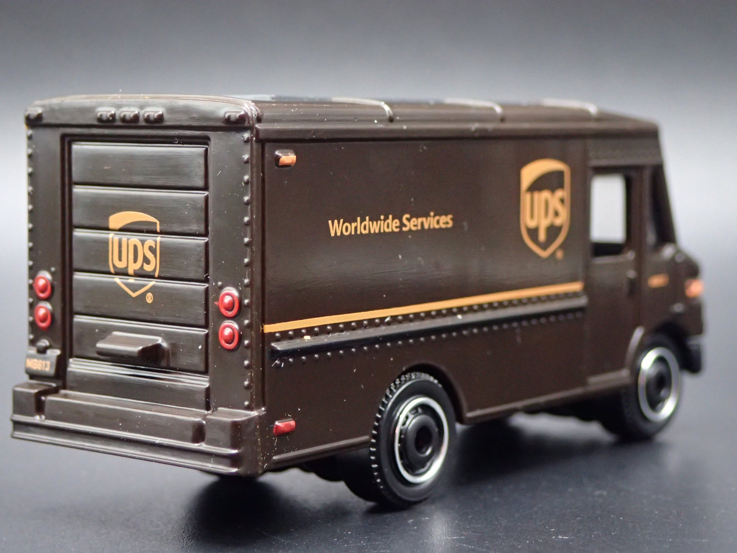 UPS UNITED PARCEL SERVICE DELIVERY STEP VAN BROWN 1:64 MB SCALE DIECAST MODEL