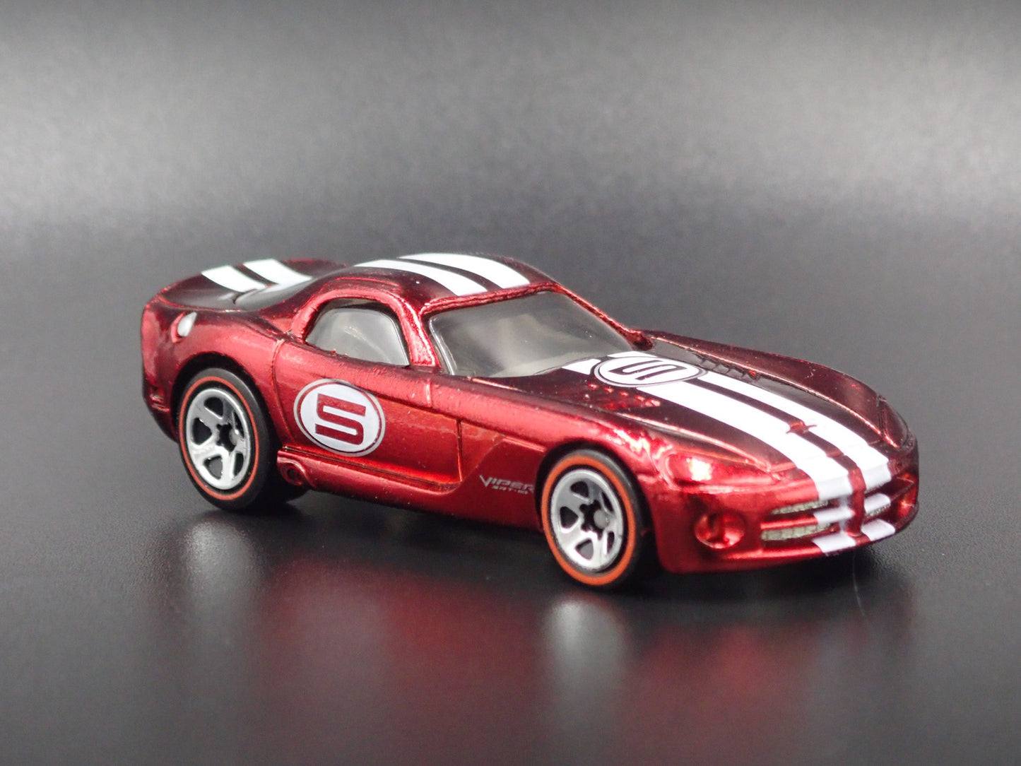 2003-2006 DODGE VIPER SRT10 RARE 1/64 SCALE LIMITED DIORAMA DIECAST MODEL CAR