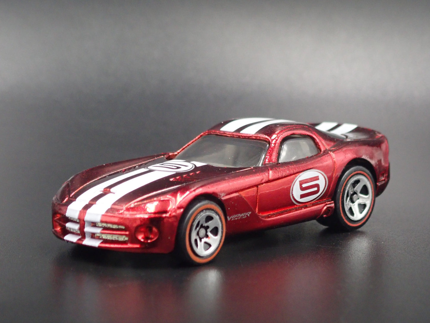 2003-2006 DODGE VIPER SRT10 RARE 1/64 SCALE LIMITED DIORAMA DIECAST MODEL CAR