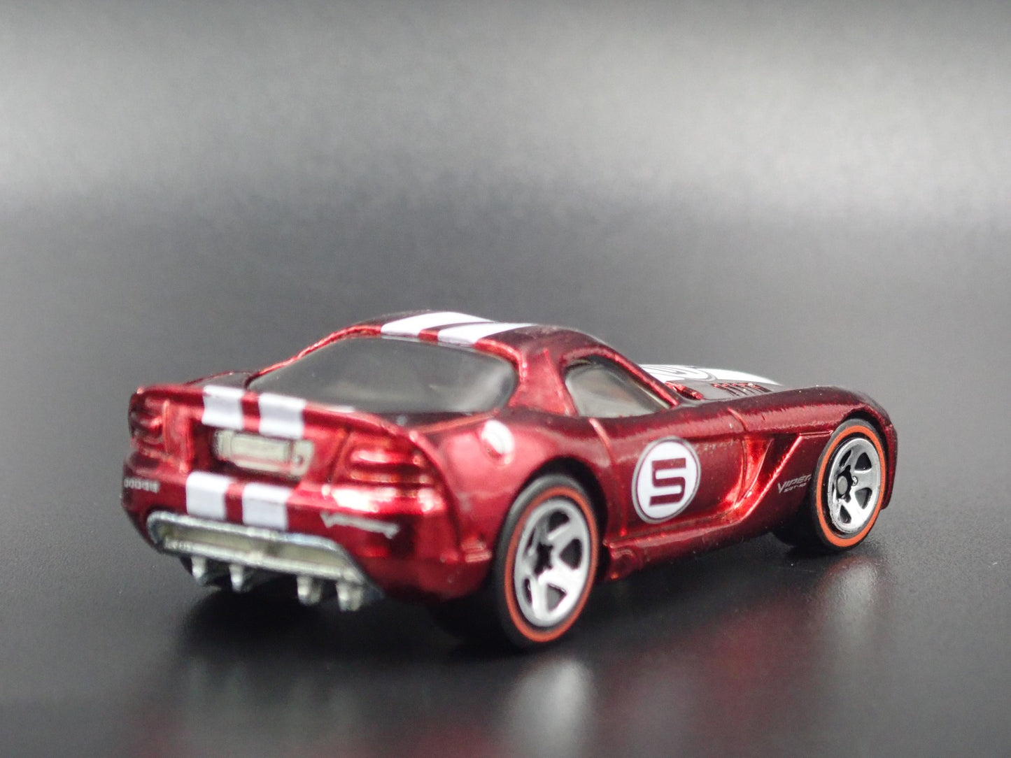 2003-2006 DODGE VIPER SRT10 RARE 1/64 SCALE LIMITED DIORAMA DIECAST MODEL CAR