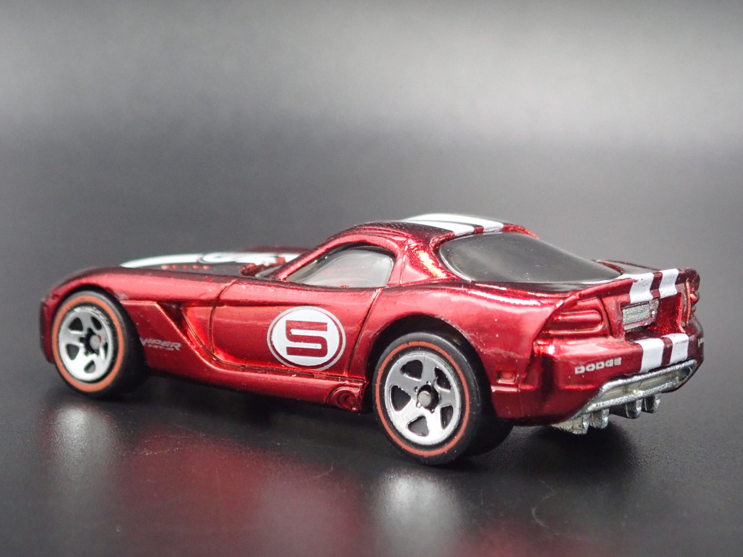 2003-2006 DODGE VIPER SRT10 RARE 1/64 SCALE LIMITED DIORAMA DIECAST MODEL CAR