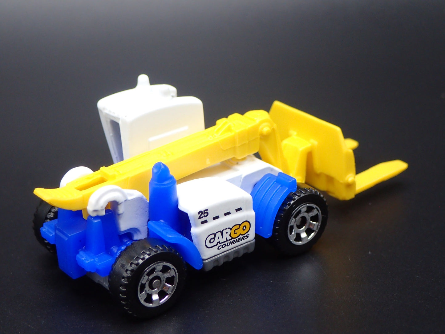 CONSTRUCTION FORKLIFT WHITE 1:64 MB SCALE COLLECTIBLE DIORAMA DIECAST MODEL CAR