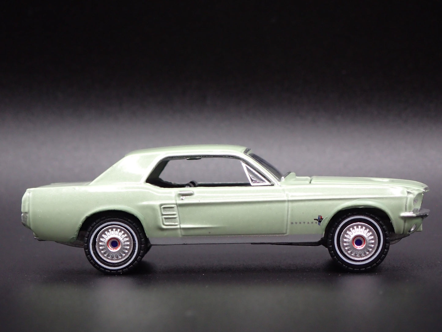 1967 67 FORD MUSTANG COUPE RARE 1:64 SCALE COLLECTIBLE DIORAMA DIECAST MODEL CAR