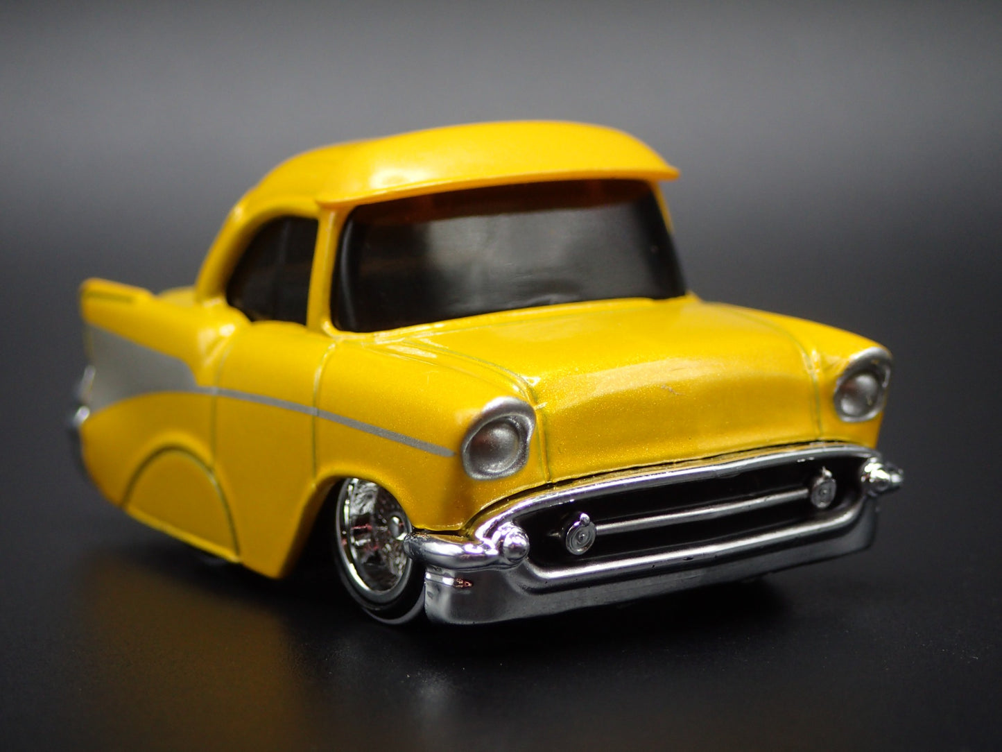 1957 57 CHEVY CHEVROLET BEL AIR TUNED YELLOW 1:64 SCALE DIECAST MODEL CAR