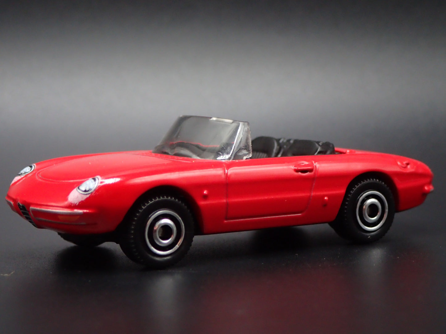 1966-1969 ALFA ROMEO DUETTO CONVERTIBLE RED 1:64 SCALE DIORAMA DIECAST MODEL CAR