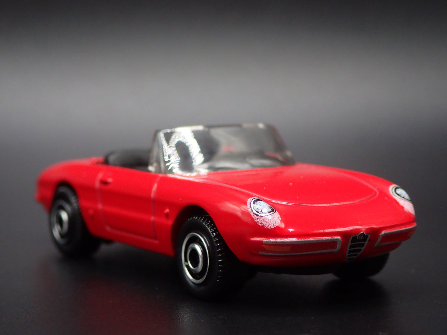 1966-1969 ALFA ROMEO DUETTO CONVERTIBLE RED 1:64 SCALE DIORAMA DIECAST MODEL CAR