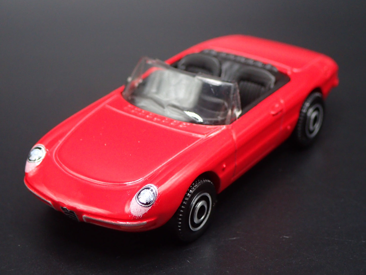 1966-1969 ALFA ROMEO DUETTO CONVERTIBLE RED 1:64 SCALE DIORAMA DIECAST MODEL CAR