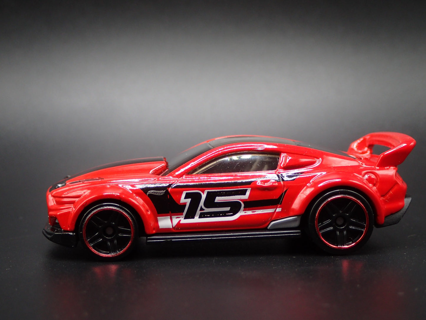 2015-2023 FORD MUSTANG RTR SPEC 5 DRIFT CAR 1/64 SCALE DIORAMA DIECAST MODEL CAR