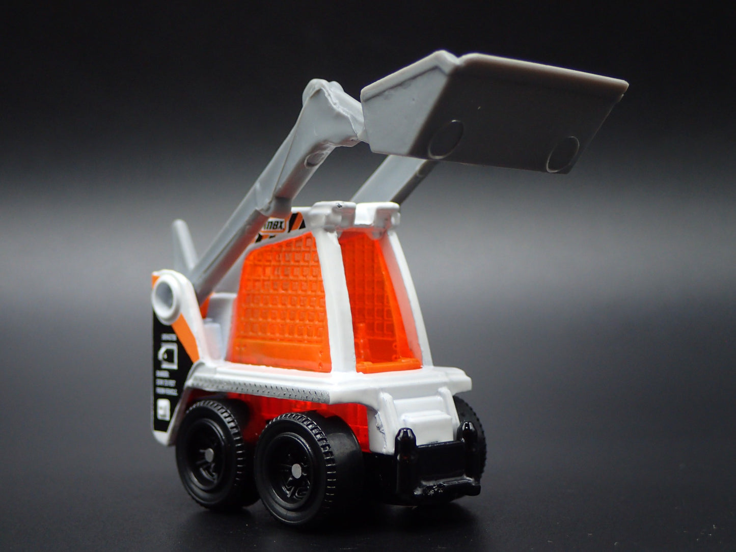 CONSTRUCTION SKIDSTER BOBCAT WHITE 1:64 MB SCALE DIORAMA DIECAST MODEL CAR