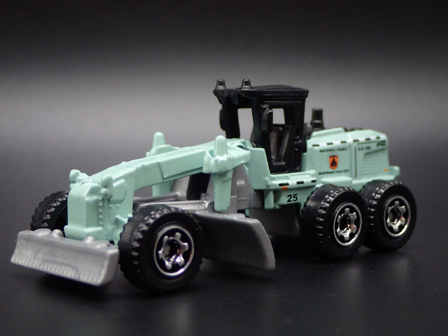 MOTOR GRADER CONSTRUCTION NATIONAL PARK RANGER 1:64 MB SCALE DIECAST MODEL CAR