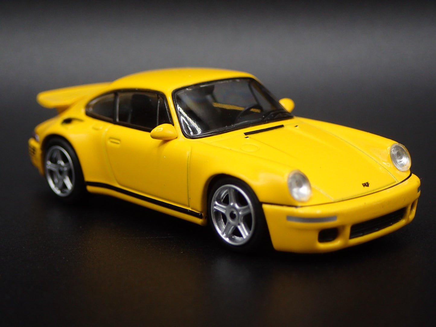 1987-1996 PORSCHE 911 CARRERA RUF CTR 1:64 SCALE DIORAMA DIECAST MODEL CAR