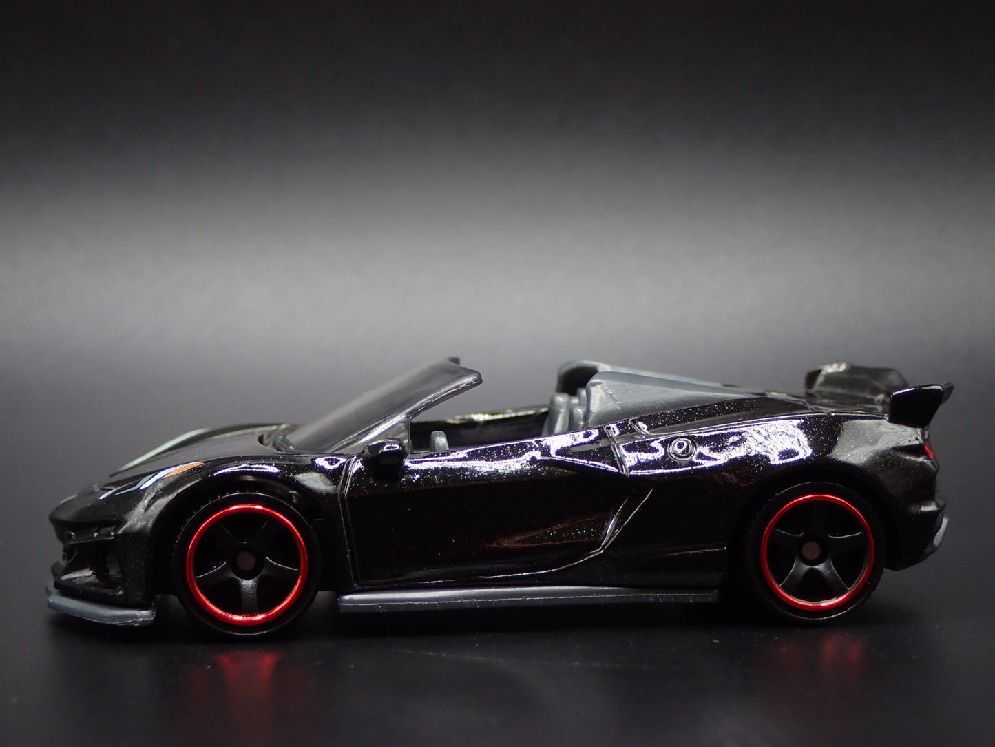 2020-2025 CHEVROLET CORVETTE C8 ZO6 CONVERTIBLE 1:64 SCALE DIECAST MODEL CAR