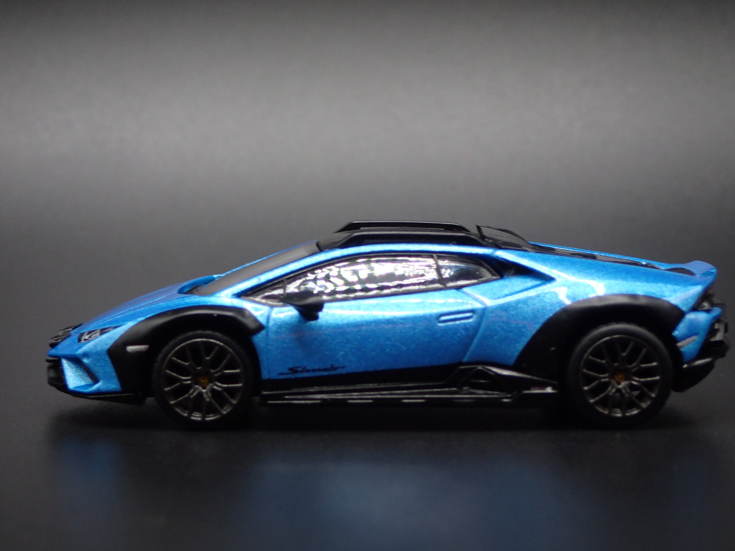 2023-2024 LAMBORGHINI HURACAN STERRATO SUPER CAR 1:64 SCALE DIECAST MODEL CAR