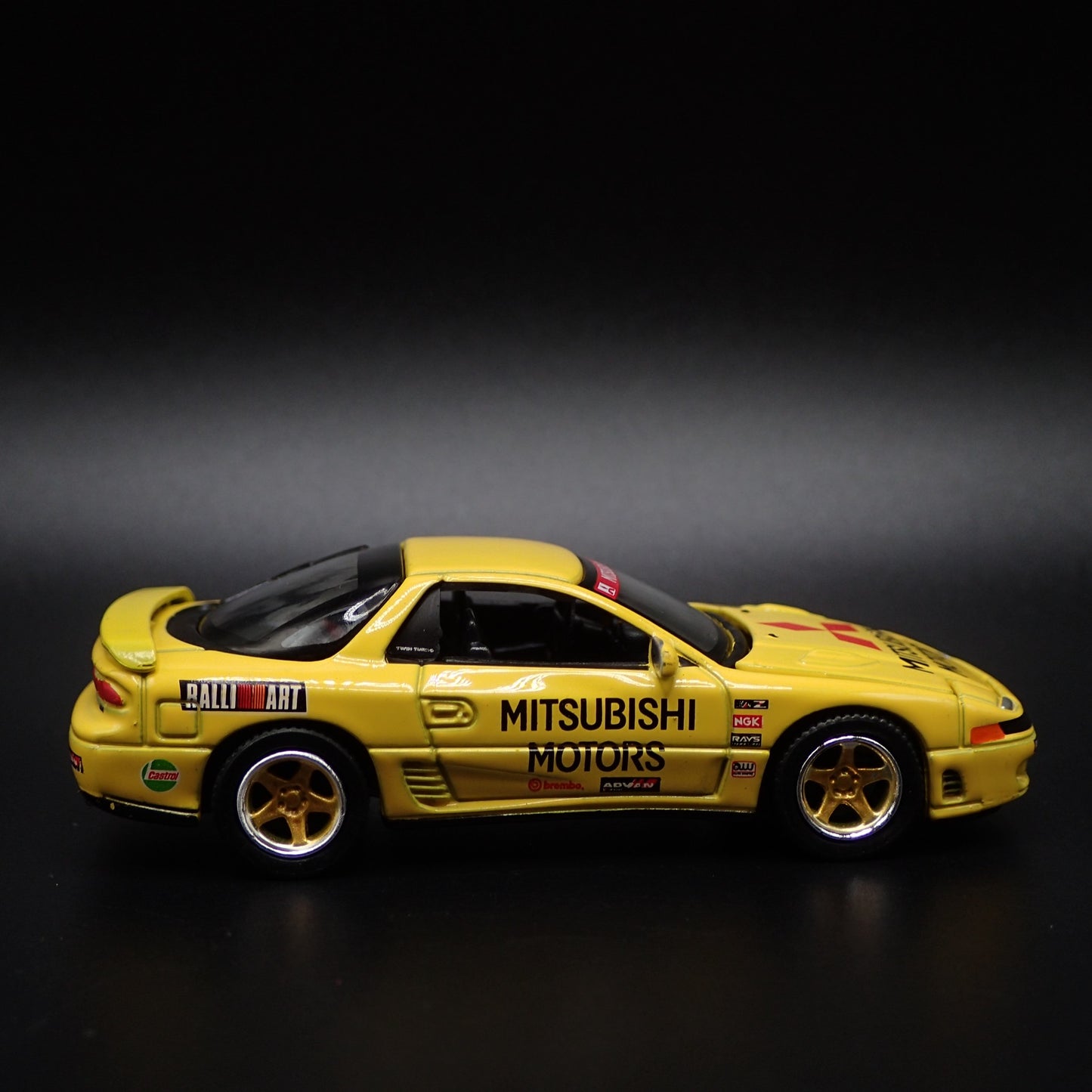 1990-2000 MITSUBISHI 3000GT VR4 1:64 SCALE COLLECTIBLE DIORAMA DIECAST MODEL CAR
