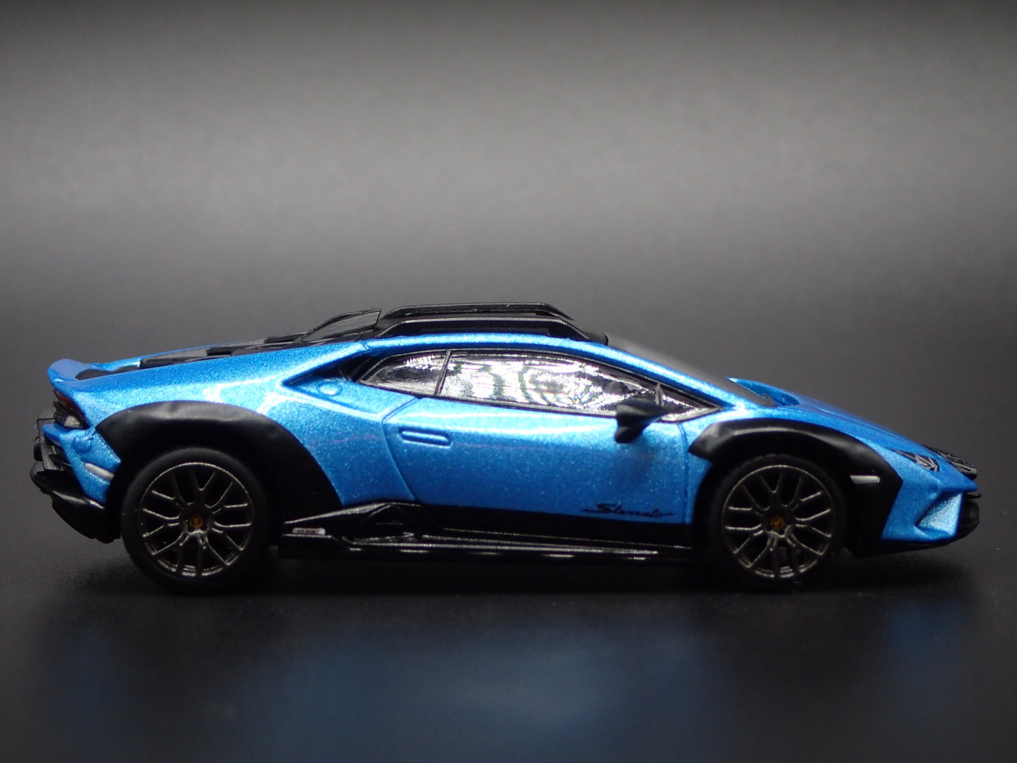 2023-2024 LAMBORGHINI HURACAN STERRATO SUPER CAR 1:64 SCALE DIECAST MODEL CAR