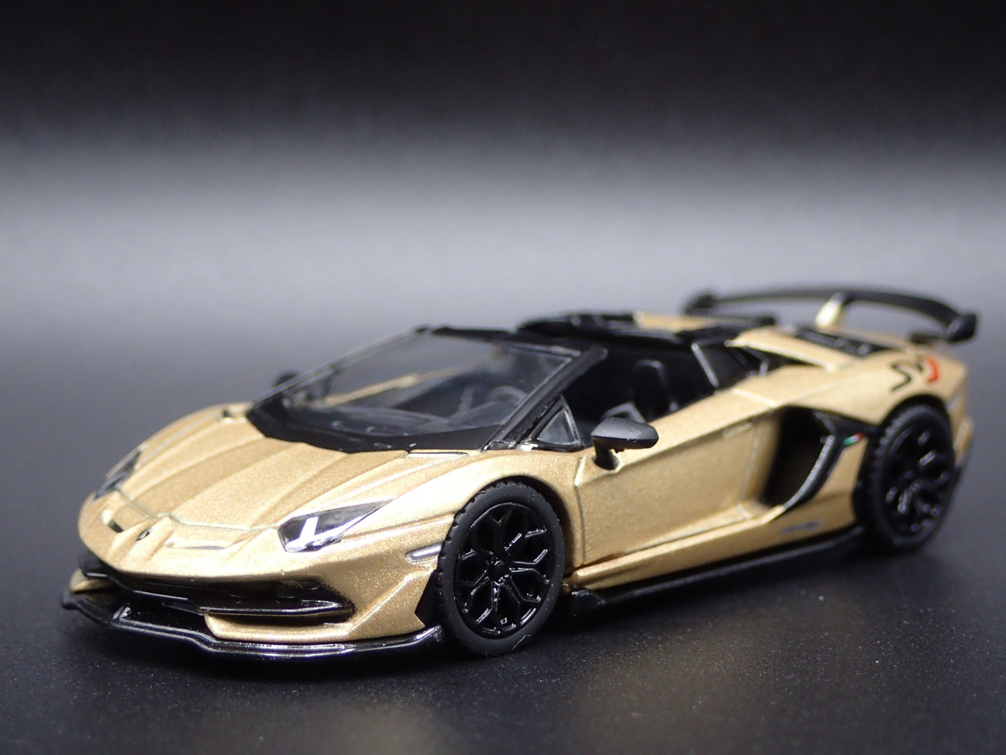 2019-2021 LAMBORGHINI AVENTADOR SVJ ROADSTER SUPER 1:64 SCALE DIECAST MODEL CAR