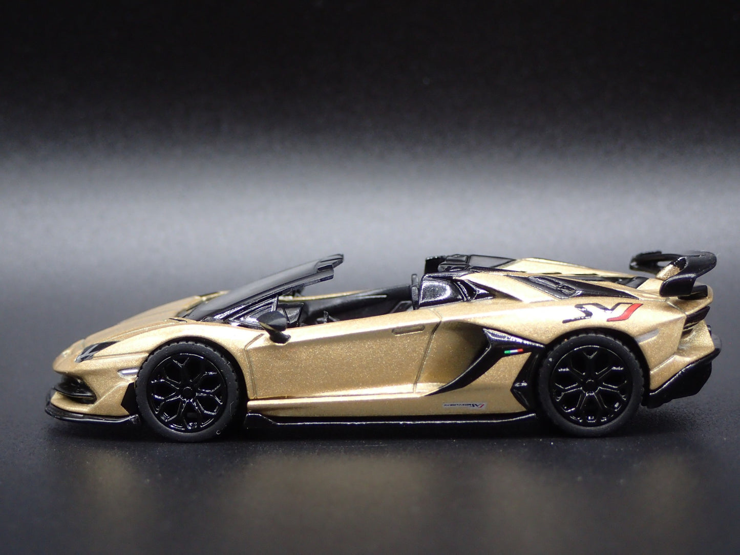 2019-2021 LAMBORGHINI AVENTADOR SVJ ROADSTER SUPER 1:64 SCALE DIECAST MODEL CAR