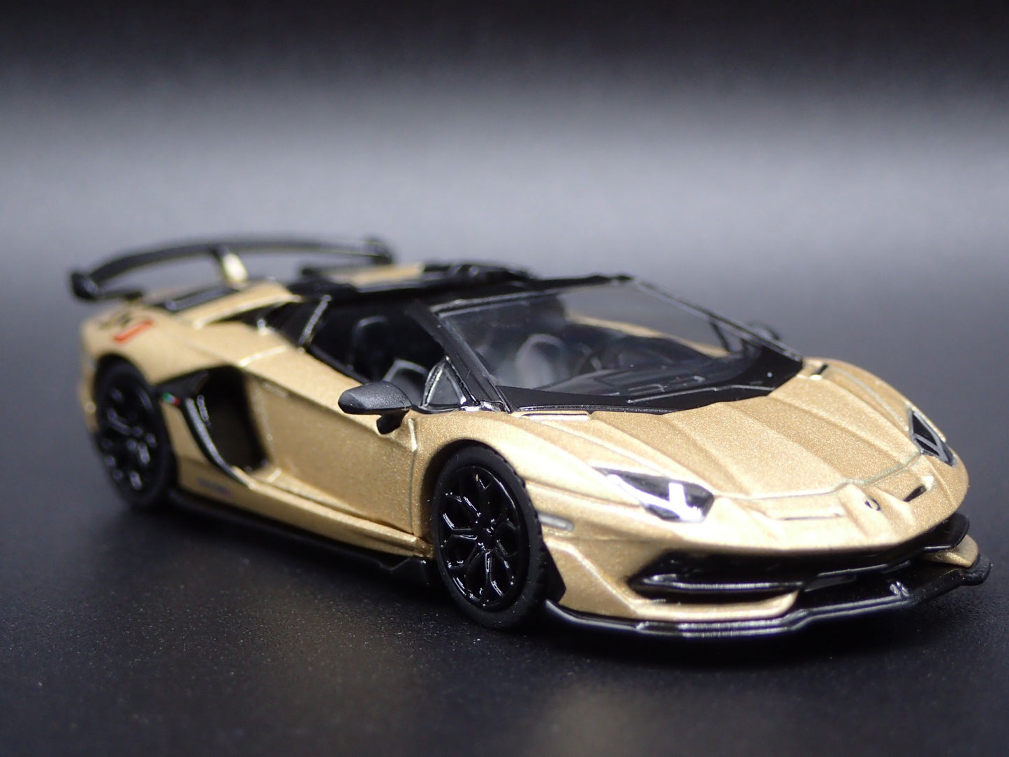 2019-2021 LAMBORGHINI AVENTADOR SVJ ROADSTER SUPER 1:64 SCALE DIECAST MODEL CAR