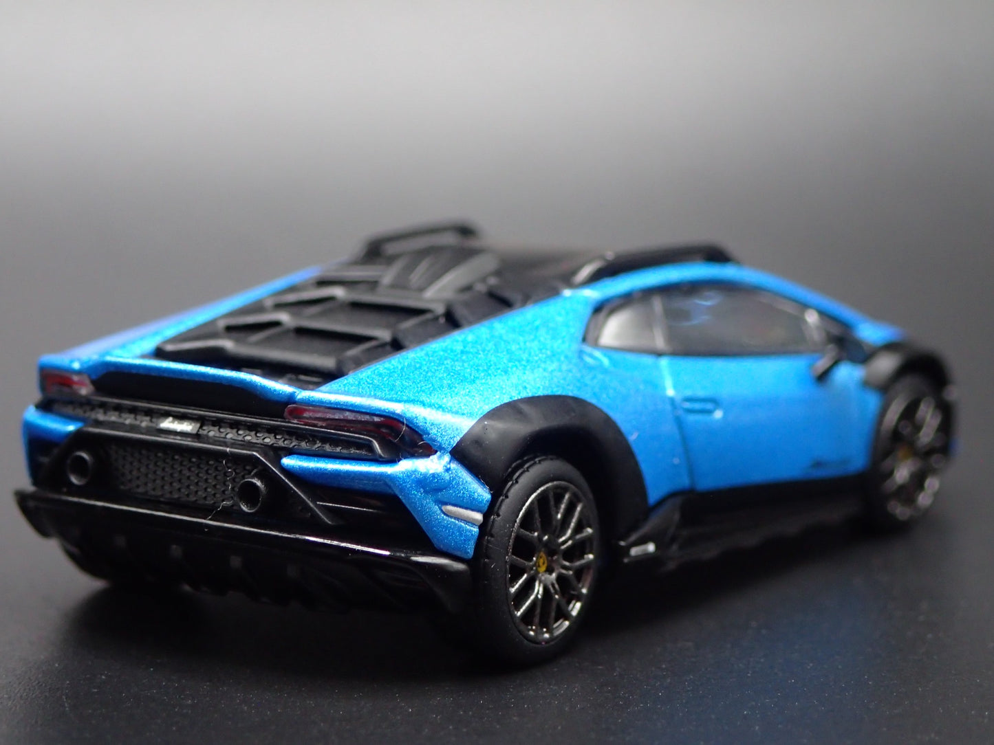 2023-2024 LAMBORGHINI HURACAN STERRATO SUPER CAR 1:64 SCALE DIECAST MODEL CAR