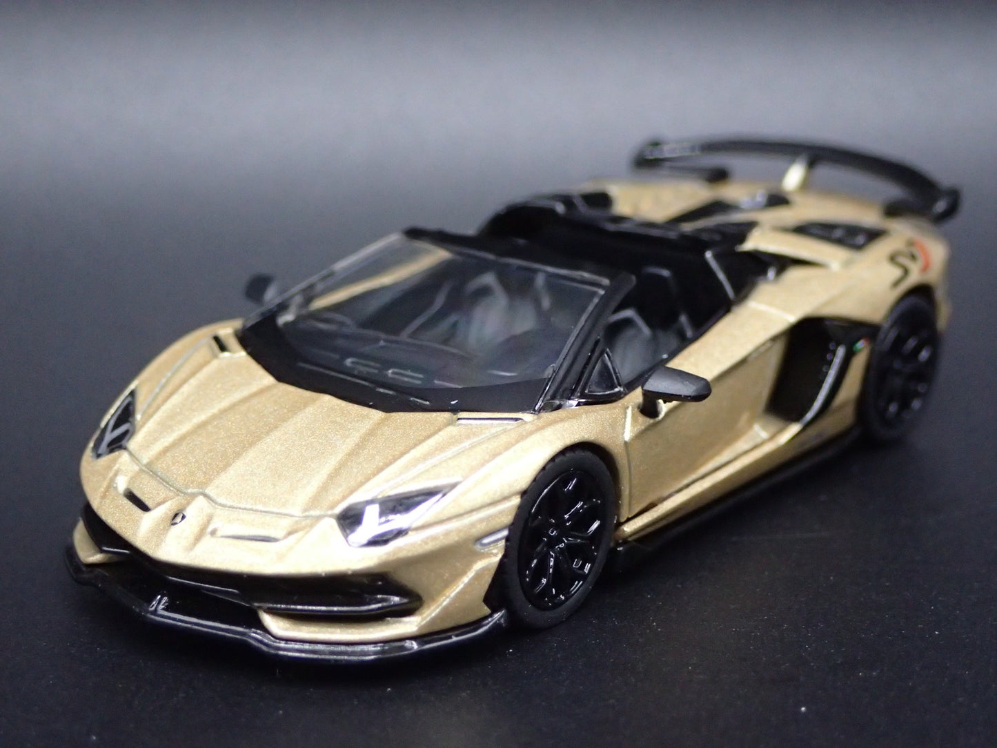 2019-2021 LAMBORGHINI AVENTADOR SVJ ROADSTER SUPER 1:64 SCALE DIECAST MODEL CAR
