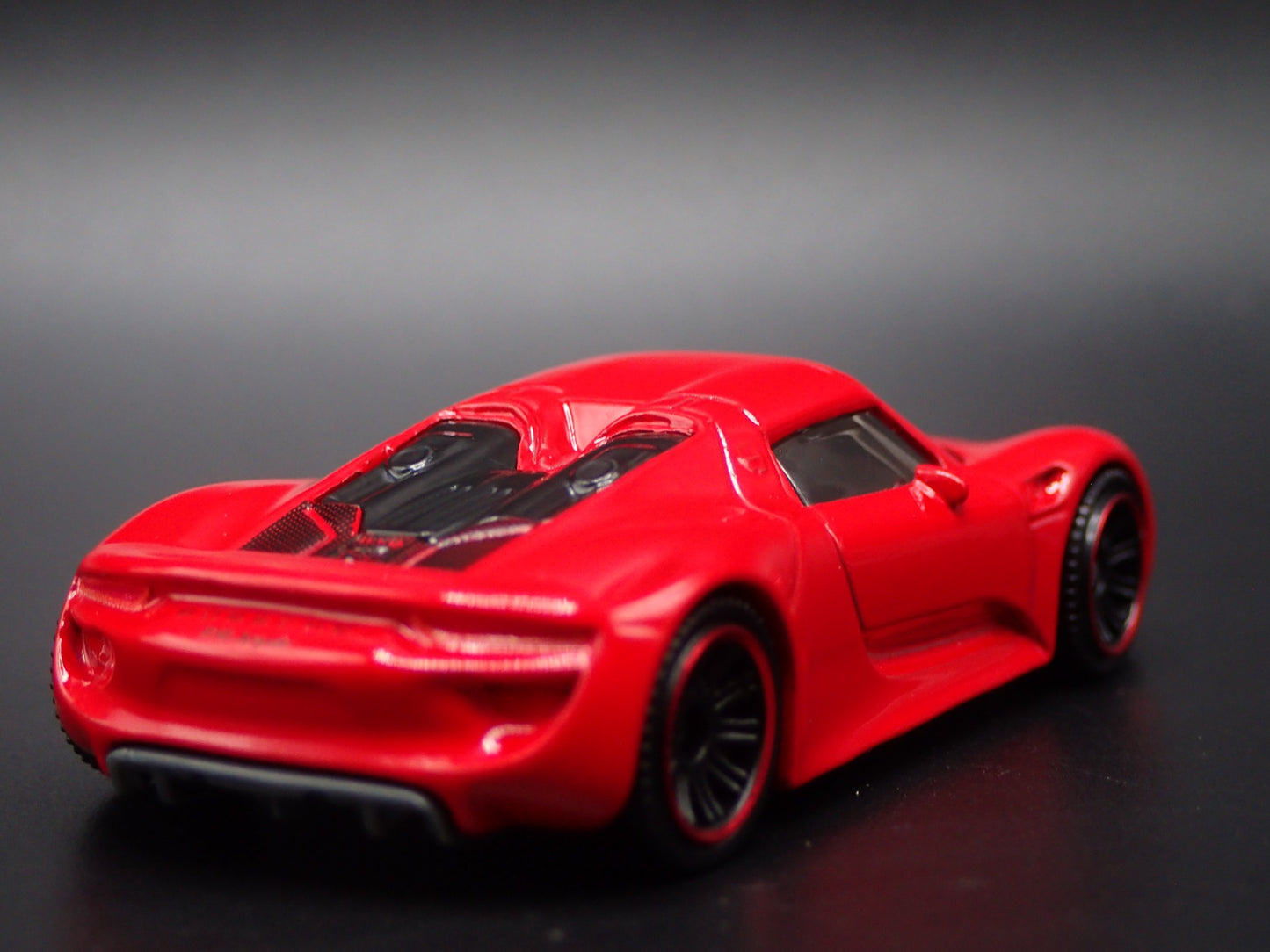 2013-2015 PORSCHE 918 SPYDER SUPER CAR RED 1:64 SCALE DIORAMA DIECAST MODEL CAR