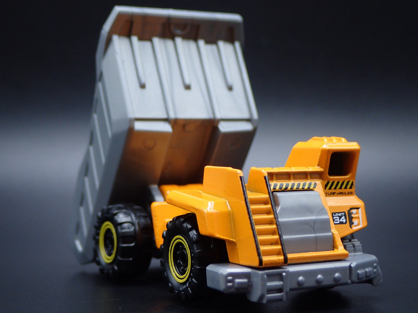 DUMP TRUCK YELLOW 1:64 MB SCALE COLLECTIBLE DIORAMA DIECAST MODEL CAR