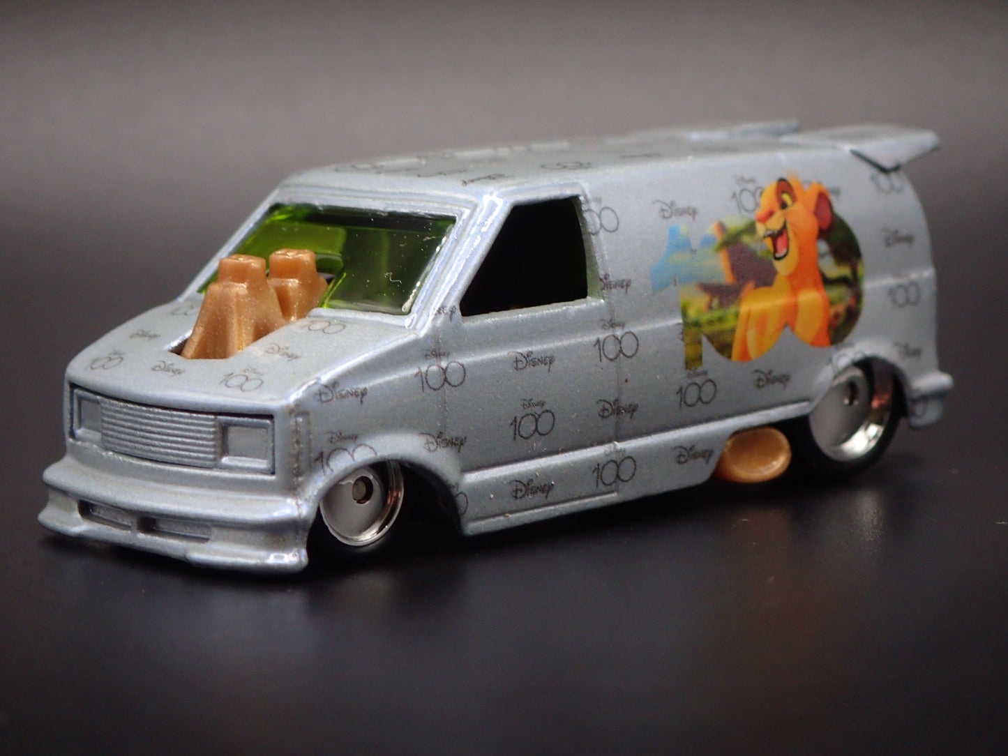 1985 85 CHEVY CHEVROLET ASTRO VAN HOT WHEELS SIMBA 1:64 SCALE DIECAST MODEL CAR