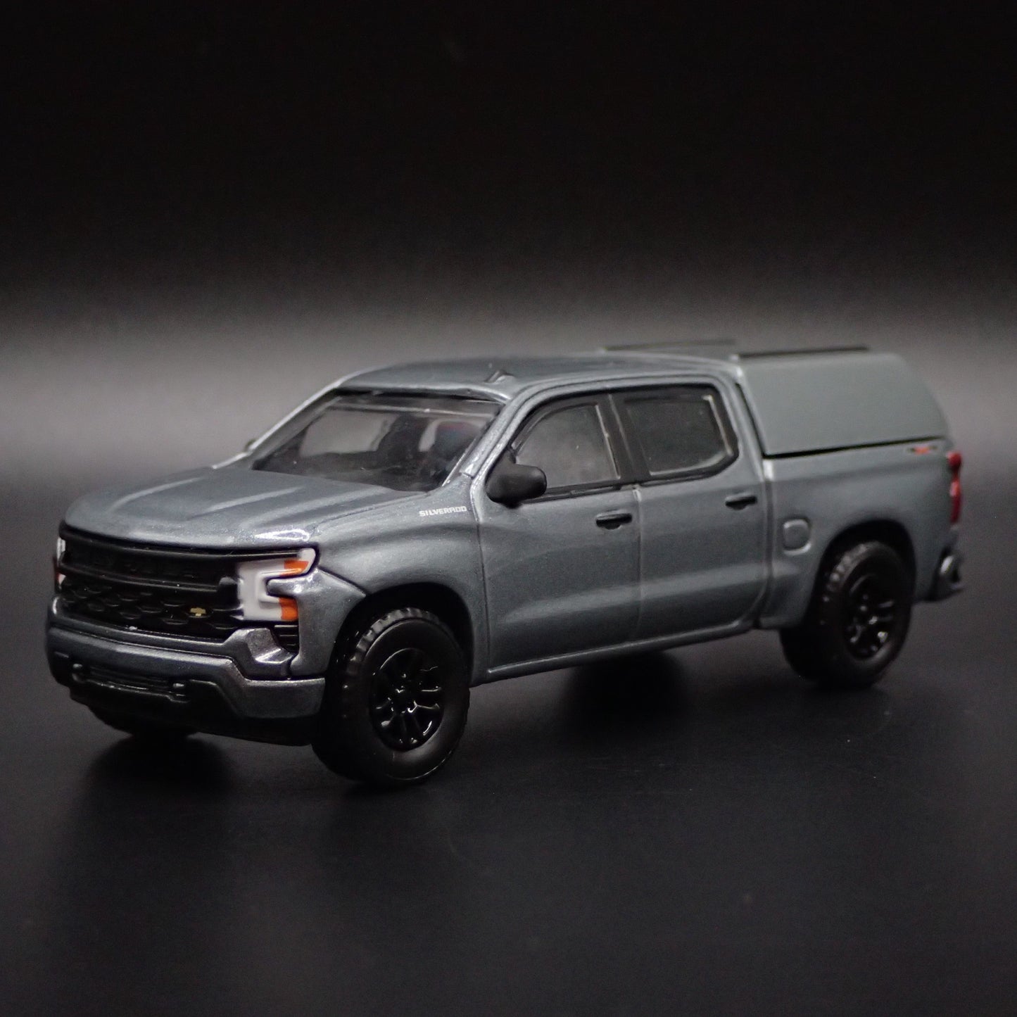 2023 23 CHEVY CHEVROLET SILVERADO 1500 TRUCK HITCH 1/64 SCALE DIECAST MODEL CAR