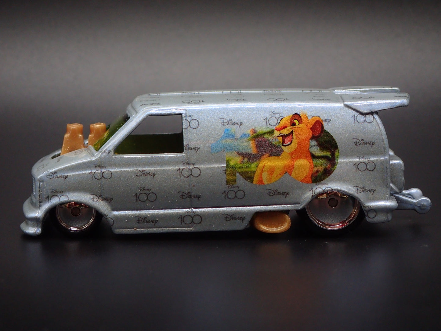 1985 85 CHEVY CHEVROLET ASTRO VAN HOT WHEELS SIMBA 1:64 SCALE DIECAST MODEL CAR