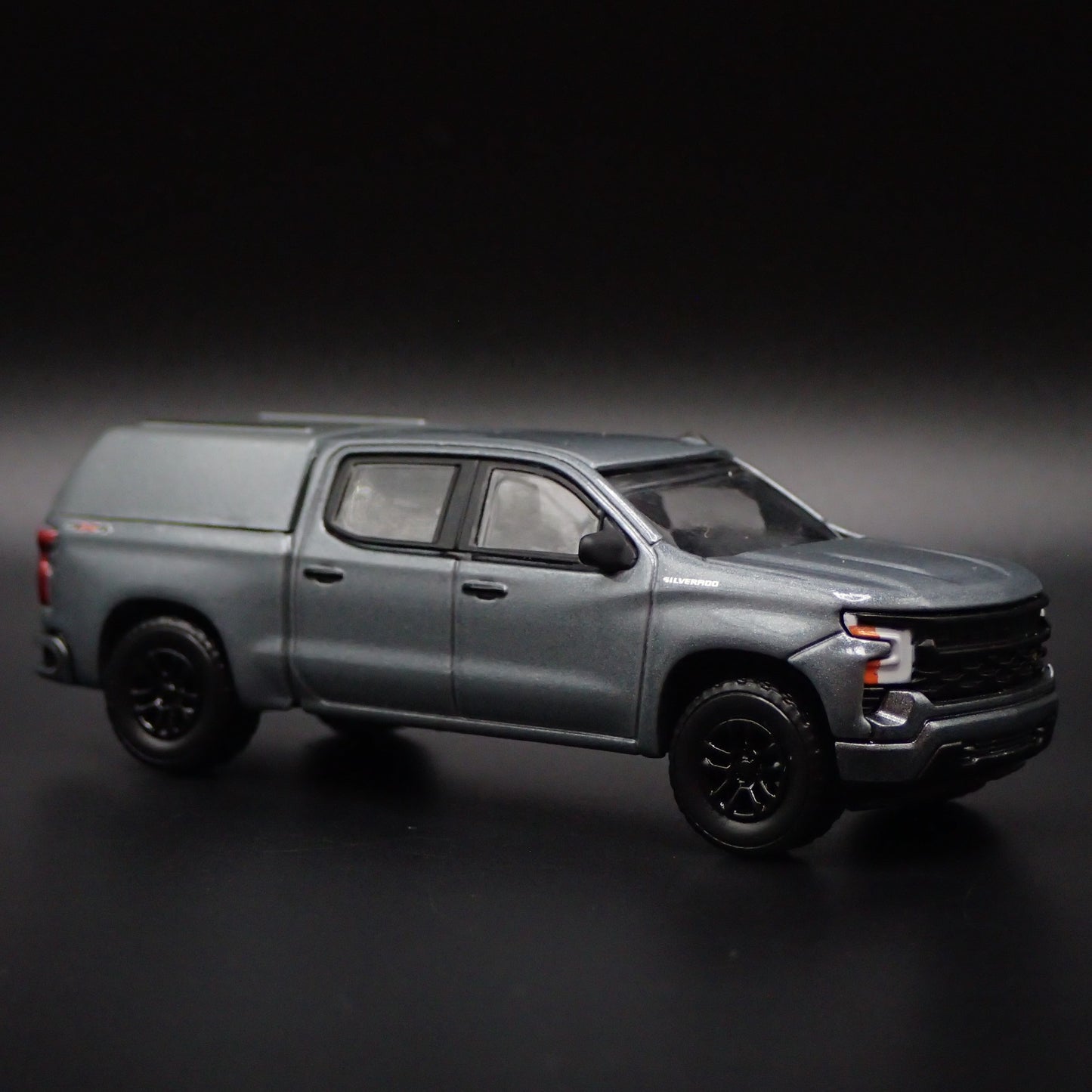 2023 23 CHEVY CHEVROLET SILVERADO 1500 TRUCK HITCH 1/64 SCALE DIECAST MODEL CAR