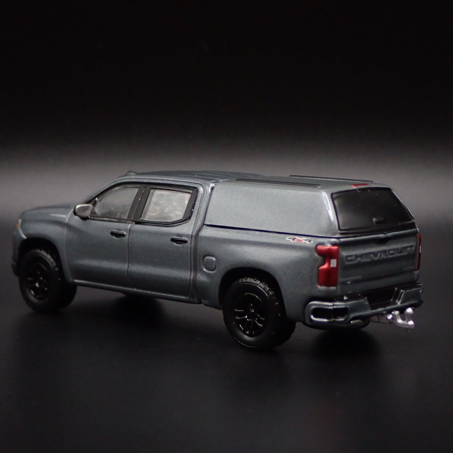 2023 23 CHEVY CHEVROLET SILVERADO 1500 TRUCK HITCH 1/64 SCALE DIECAST MODEL CAR