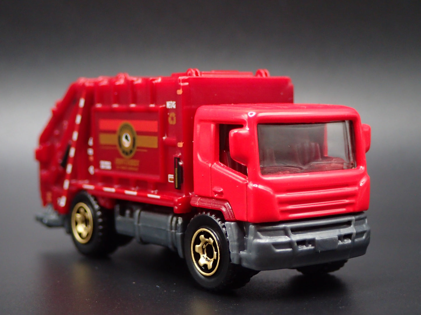 MODERN GARBAGE RECYCLING TRASH TRUCK 1/64 MB SCALE DIORAMA DIECAST MODEL CAR