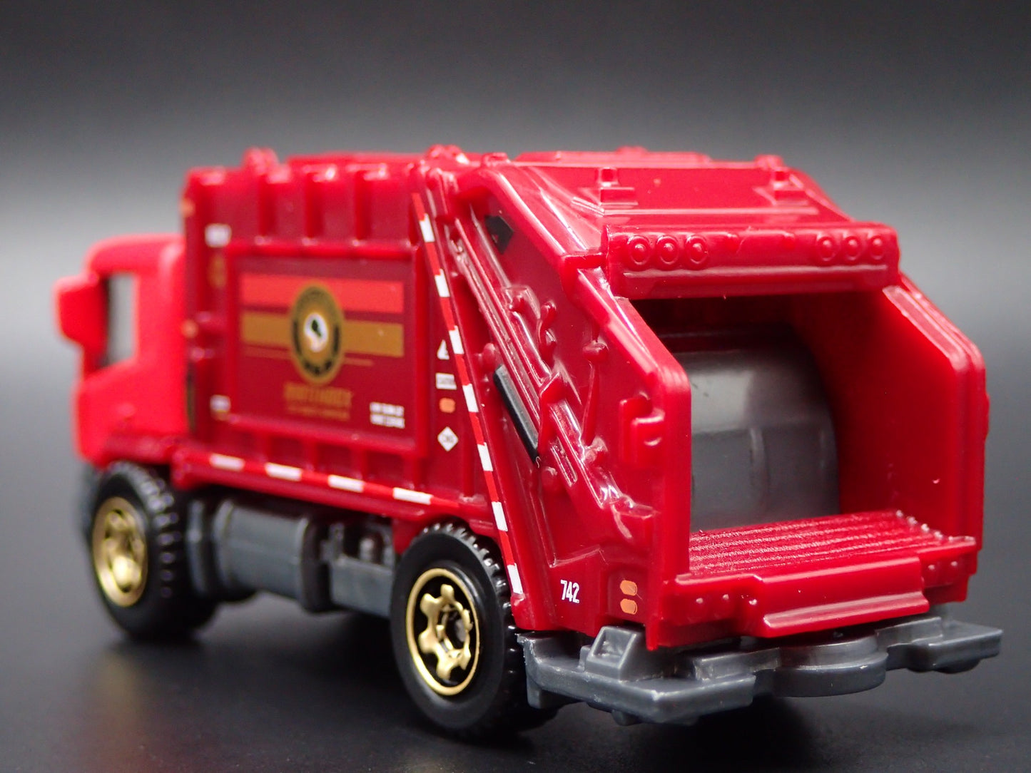 MODERN GARBAGE RECYCLING TRASH TRUCK 1/64 MB SCALE DIORAMA DIECAST MODEL CAR