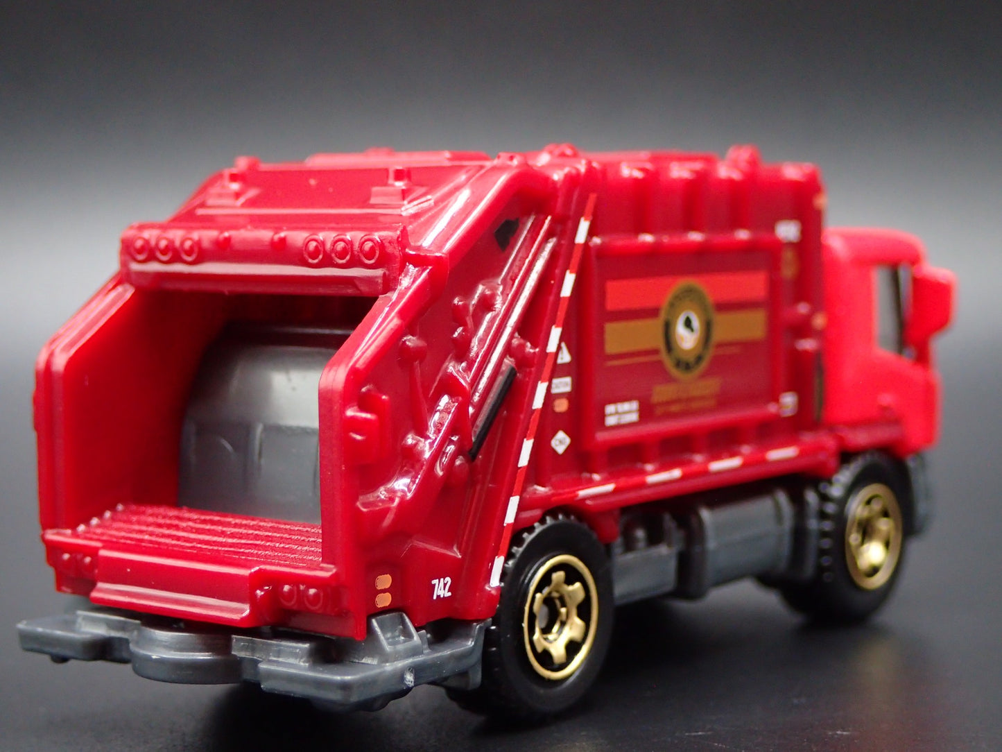 MODERN GARBAGE RECYCLING TRASH TRUCK 1/64 MB SCALE DIORAMA DIECAST MODEL CAR