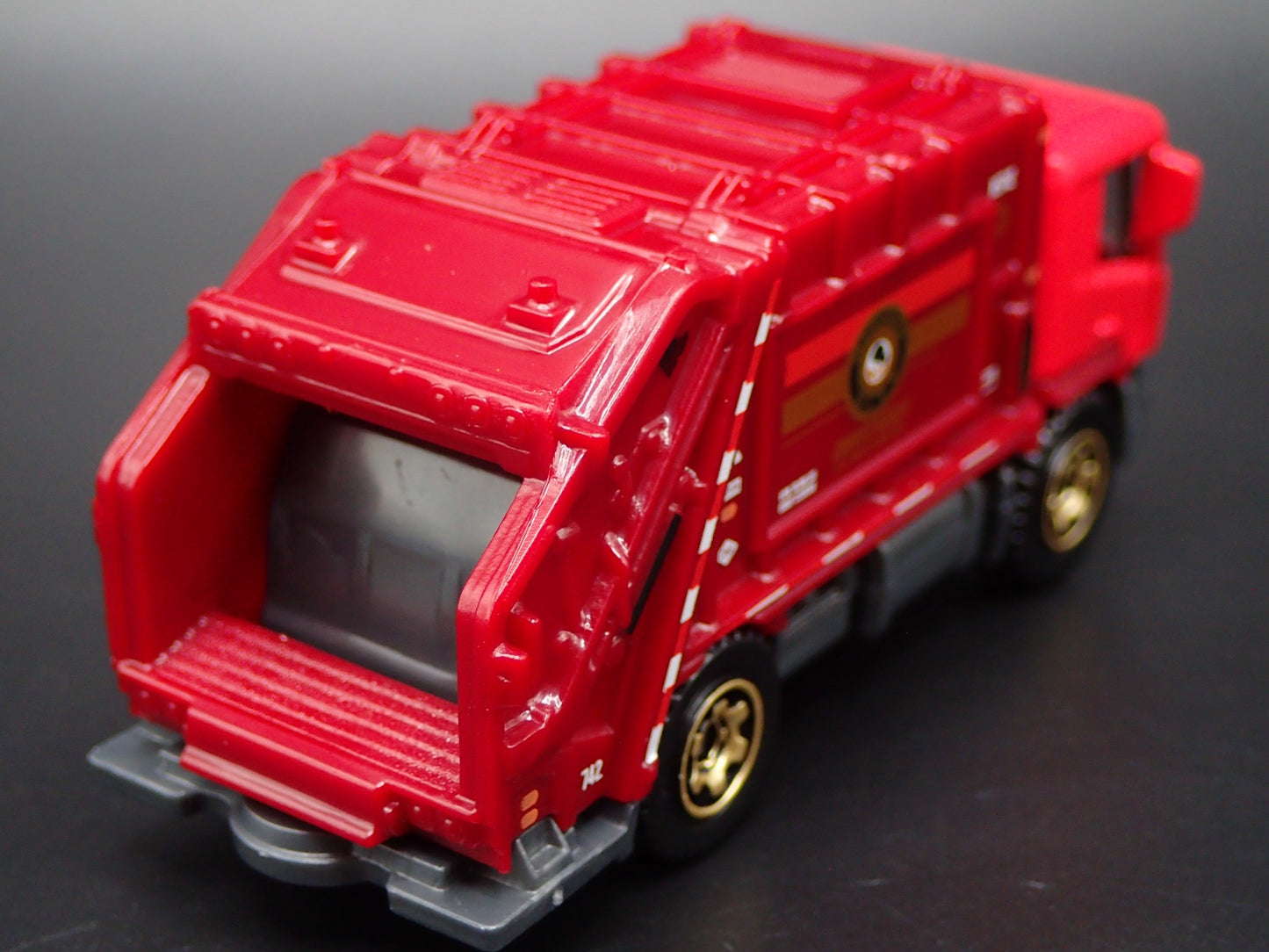 MODERN GARBAGE RECYCLING TRASH TRUCK 1/64 MB SCALE DIORAMA DIECAST MODEL CAR