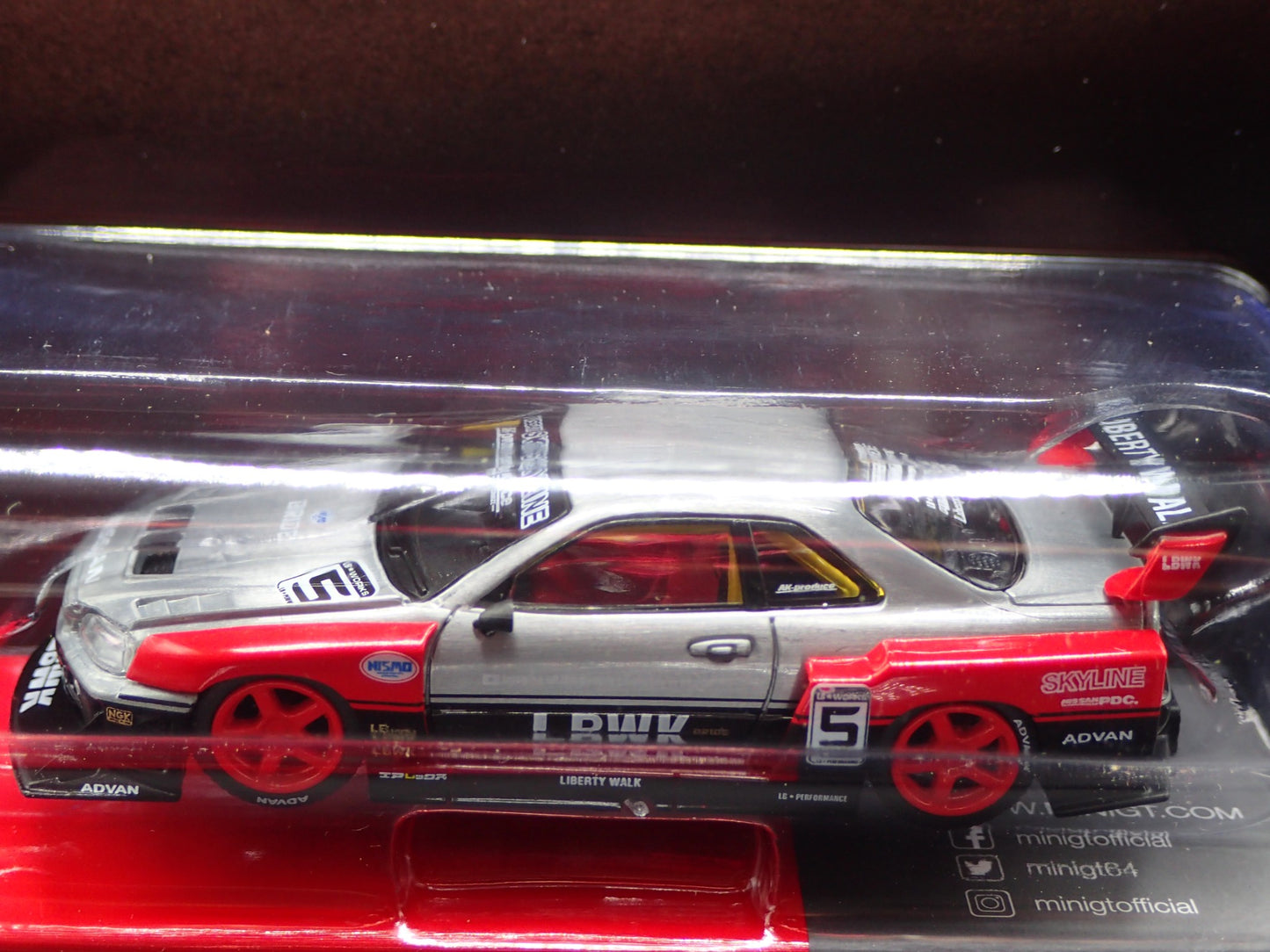 NISSAN LB-ER34 SUPER SILOUETTE CHASE 843 TSM MODEL MINI GT 1/64 SCALE MIJO 2025